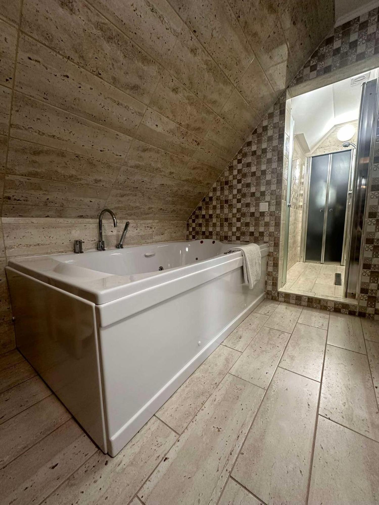 Aqua Villa Έγκερ Εξωτερικό φωτογραφία