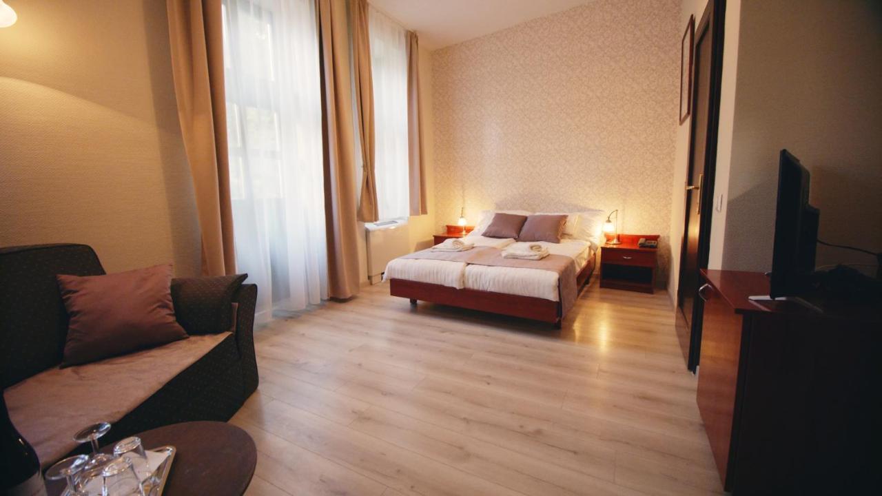 Aqua Villa Έγκερ Εξωτερικό φωτογραφία
